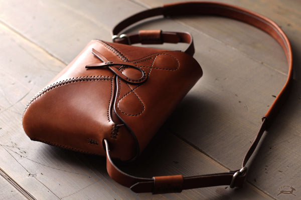 RELIC by Fossil Warm Brown Saddle Leather Crescent Handbag Bag Brass  Hardware - Etsy Denmark